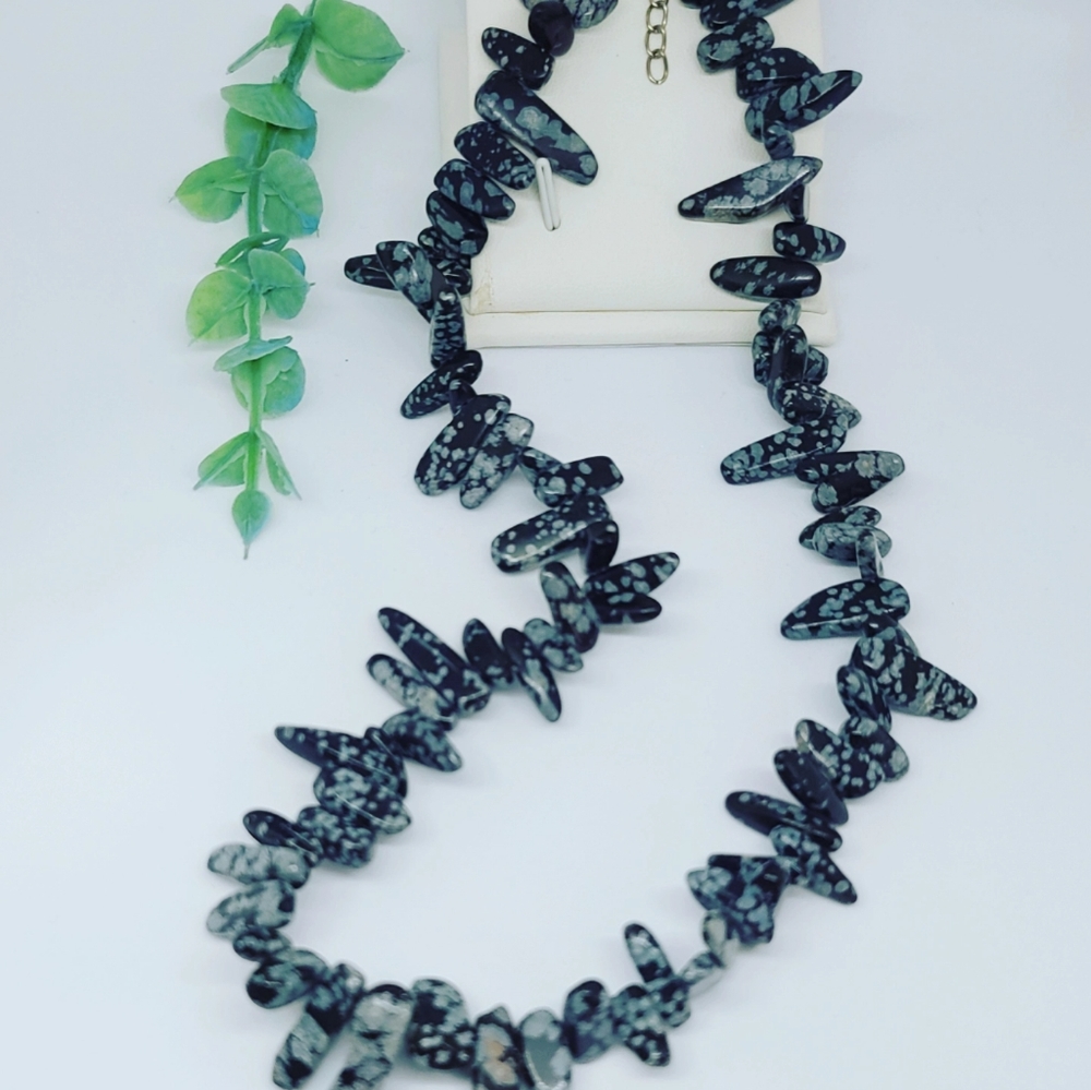 Snowflake Obsidian irregular shape necklace 😍